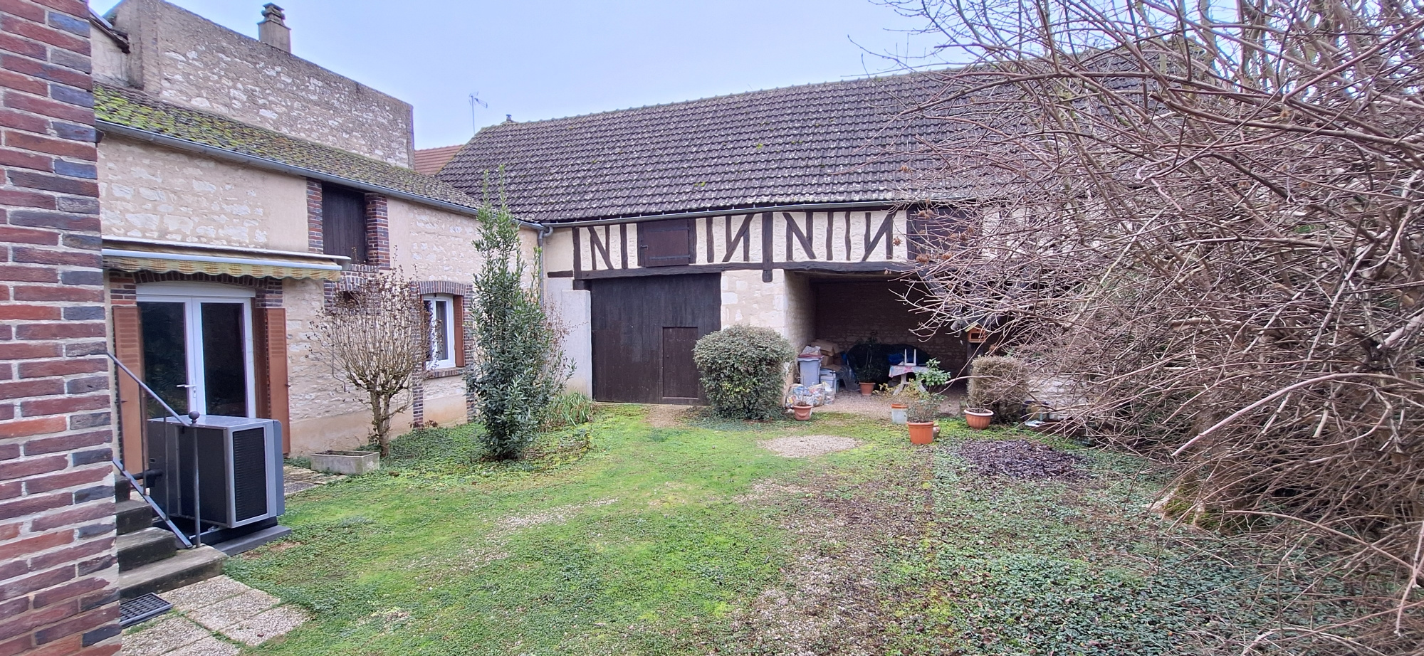 Laroche-Saint-Cydroine