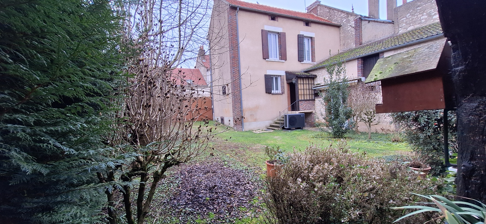 Laroche-Saint-Cydroine